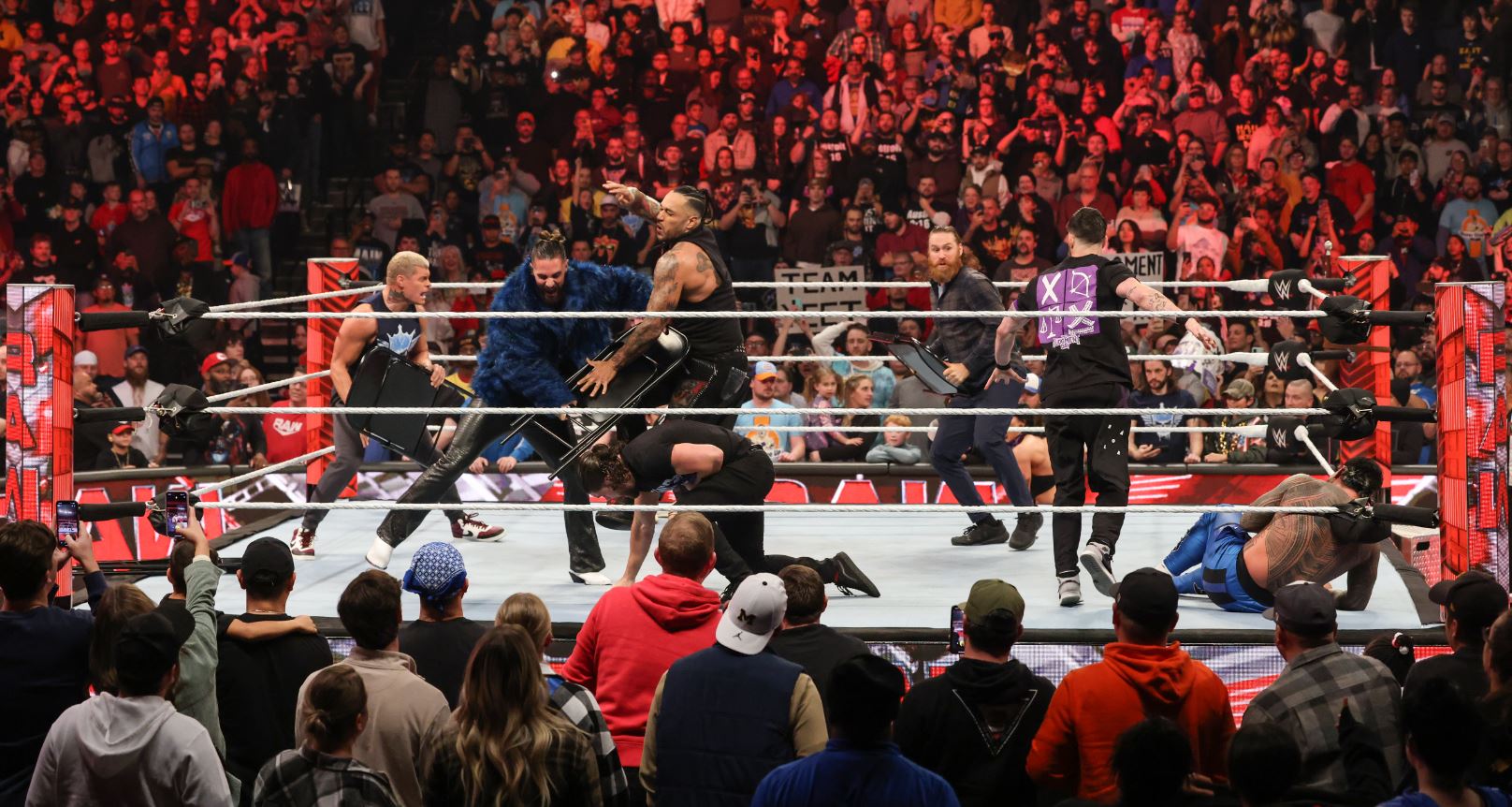 Raw 20.11.2023 post image 11