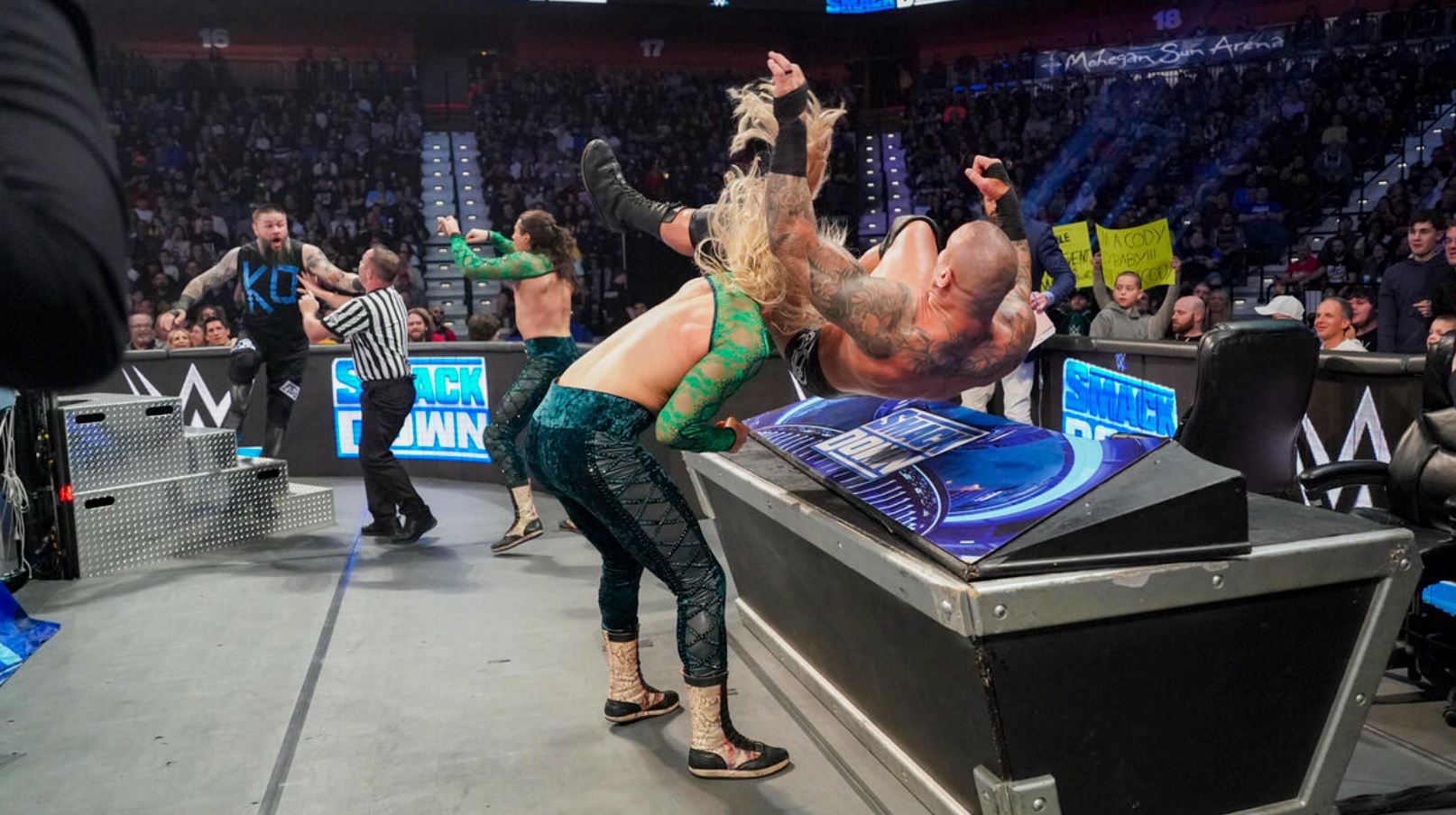 SmackDown 29.03.2024 post image 1