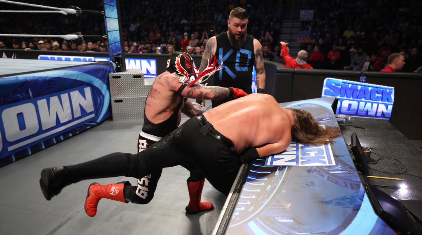SmackDown 12.04.2024 post image 15