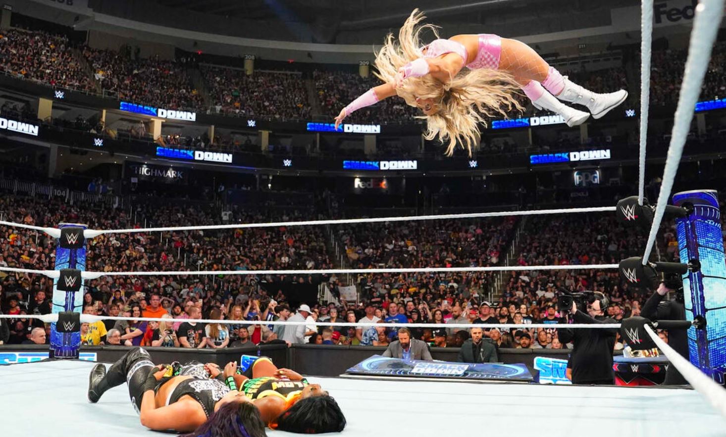 SmackDown 19.04.2024 post image 13