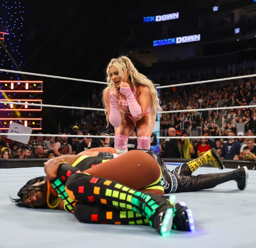 SmackDown 19.04.2024 post image 14