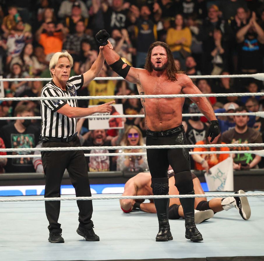 SmackDown 19.04.2024 post image 14