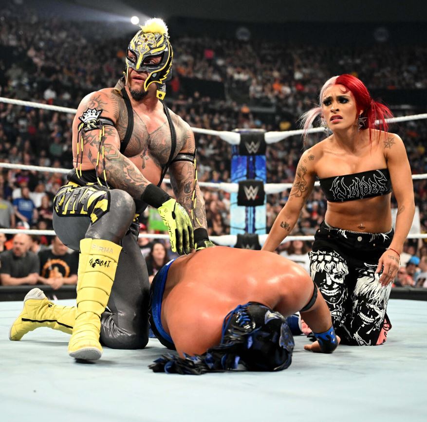 SmackDown 26.04.204 post image 17